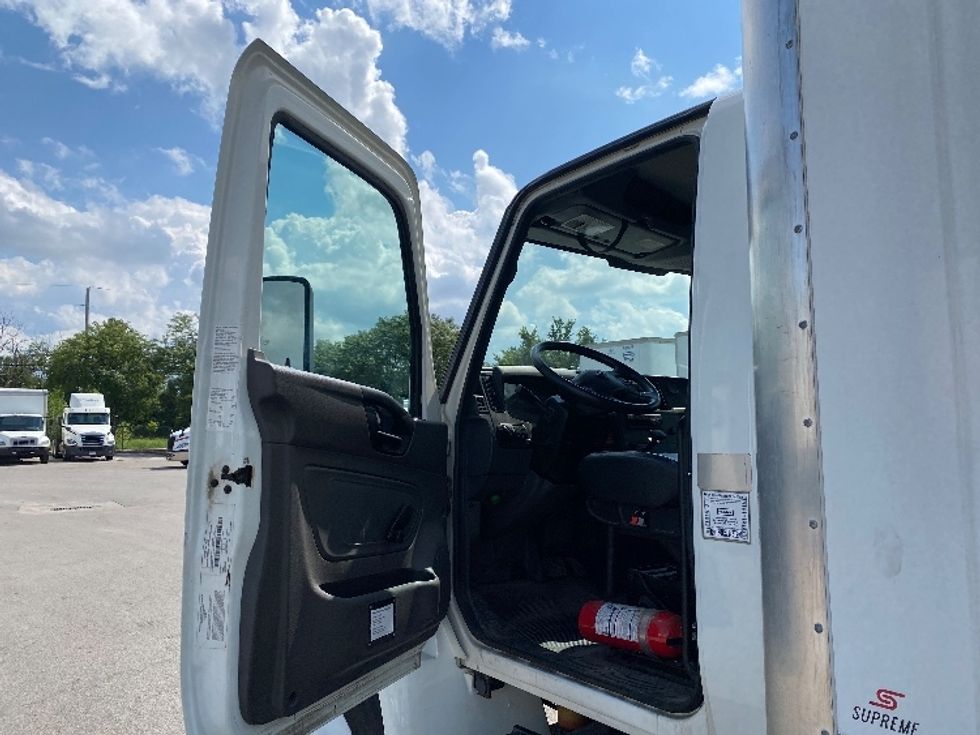 Medium Duty Box Truck-Light and Medium Duty Trucks-International-2020-MV607-Louisville-KY-15,483\n\t\tmiles-$ 67,750 - Image 16