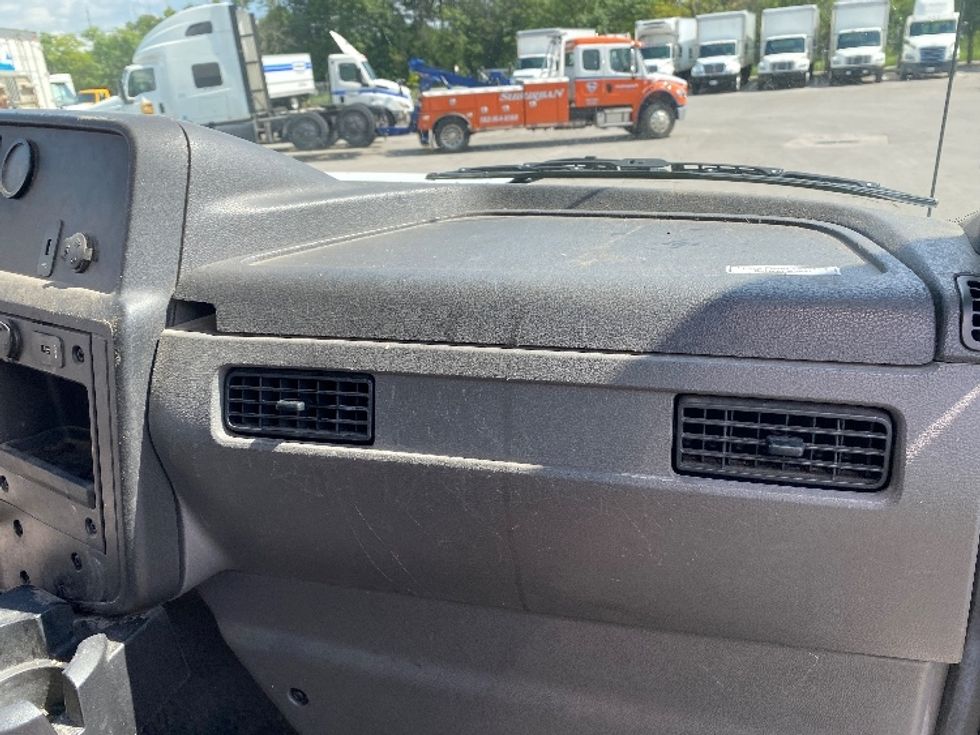 Medium Duty Box Truck-Light and Medium Duty Trucks-International-2020-MV607-Louisville-KY-15,483\n\t\tmiles-$ 67,750 - Image 21