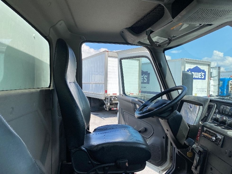 Medium Duty Box Truck-Light and Medium Duty Trucks-International-2020-MV607-Louisville-KY-15,483\n\t\tmiles-$ 67,750 - Image 22