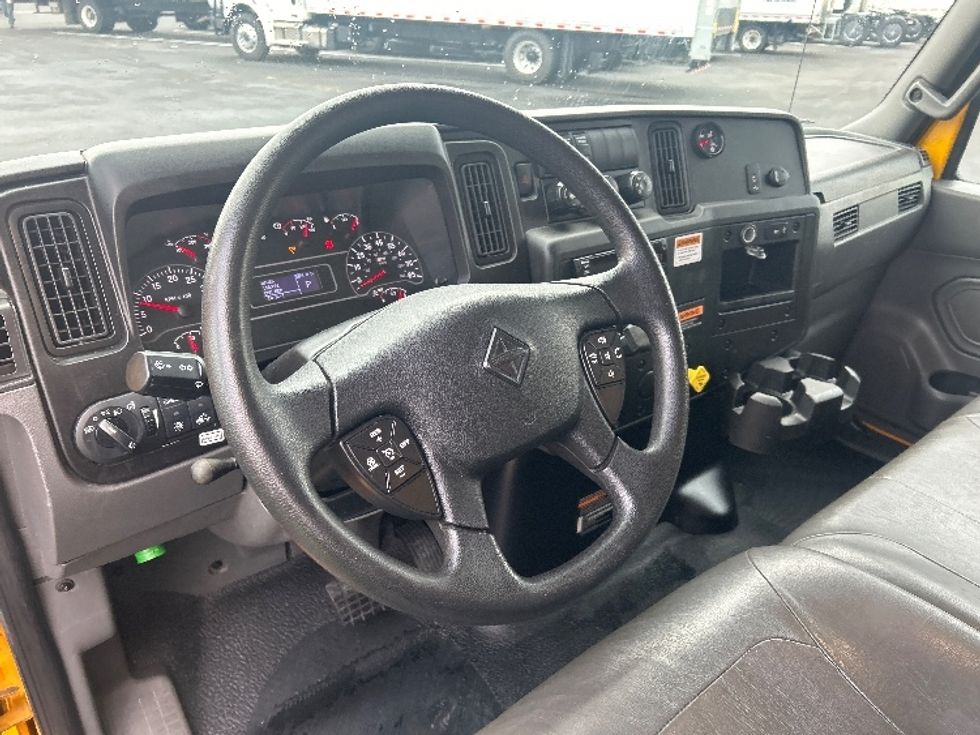 Medium Duty Box Truck-Light and Medium Duty Trucks-International-2020-MV607-Louisville-KY-156,792\n\t\tmiles-$ 35,000 - Image 17