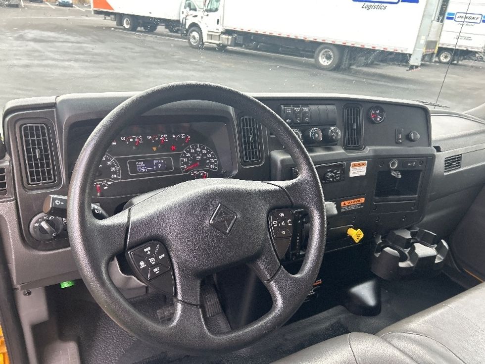 Medium Duty Box Truck-Light and Medium Duty Trucks-International-2020-MV607-Louisville-KY-156,792\n\t\tmiles-$ 35,000 - Image 18