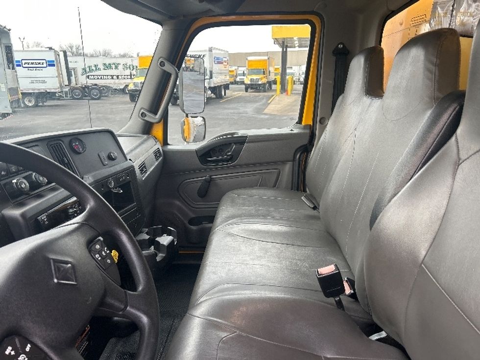Medium Duty Box Truck-Light and Medium Duty Trucks-International-2020-MV607-Louisville-KY-156,792\n\t\tmiles-$ 35,000 - Image 19