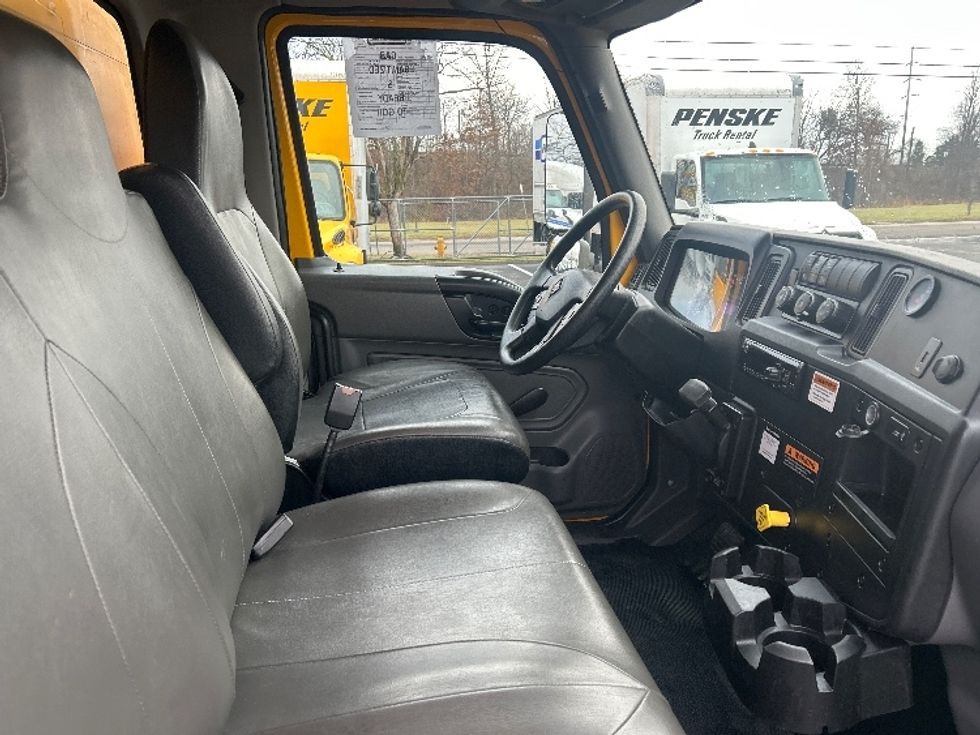 Medium Duty Box Truck-Light and Medium Duty Trucks-International-2020-MV607-Louisville-KY-156,792\n\t\tmiles-$ 35,000 - Image 22