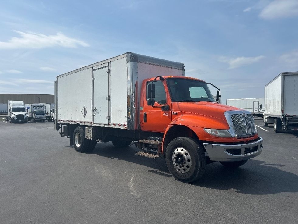 Medium Duty Box Truck-Light and Medium Duty Trucks-International-2020-MV607-Louisville-KY-261,343\n\t\tmiles-$ 24,500 - Image 1