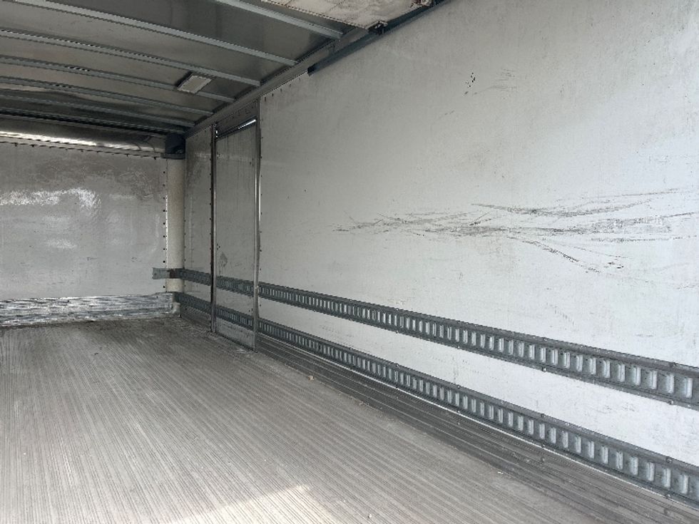 Medium Duty Box Truck-Light and Medium Duty Trucks-International-2020-MV607-Louisville-KY-261,343\n\t\tmiles-$ 24,500 - Image 12