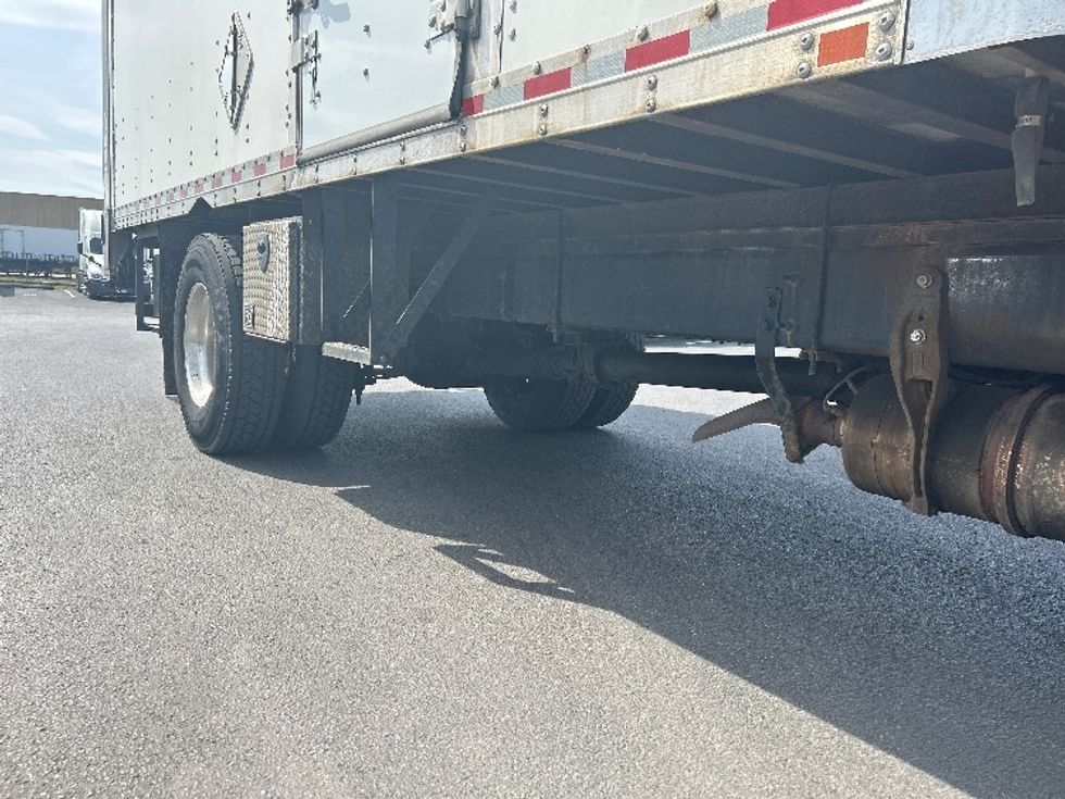 Medium Duty Box Truck-Light and Medium Duty Trucks-International-2020-MV607-Louisville-KY-261,343\n\t\tmiles-$ 24,500 - Image 14