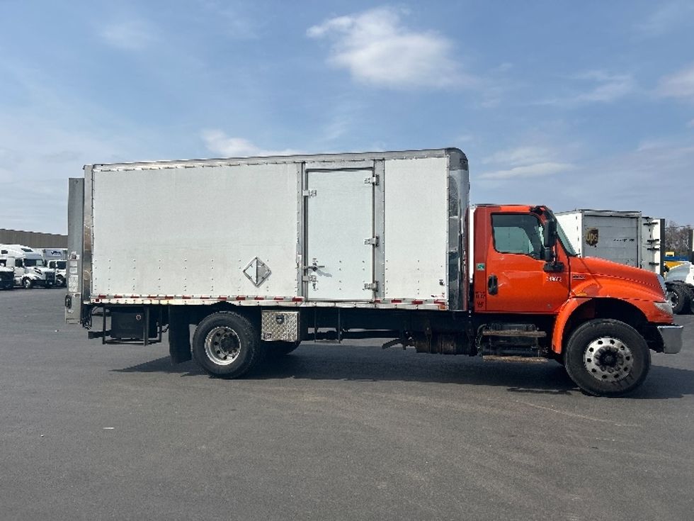 Medium Duty Box Truck-Light and Medium Duty Trucks-International-2020-MV607-Louisville-KY-261,343\n\t\tmiles-$ 24,500 - Image 15