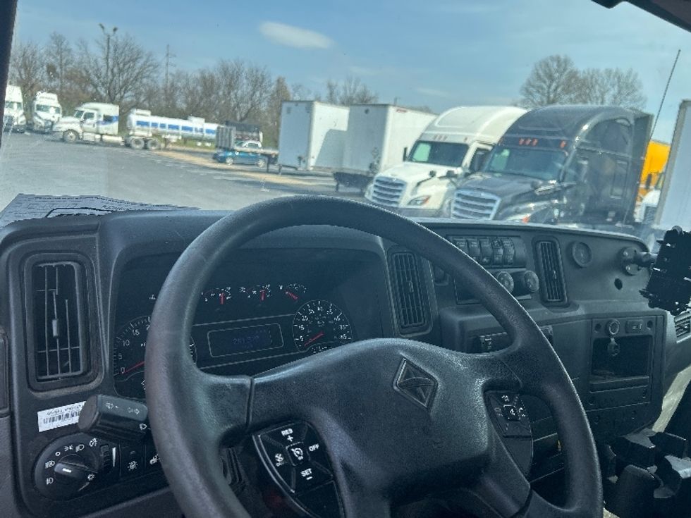Medium Duty Box Truck-Light and Medium Duty Trucks-International-2020-MV607-Louisville-KY-261,343\n\t\tmiles-$ 24,500 - Image 17