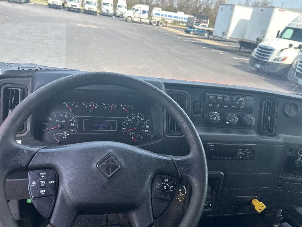 Medium Duty Box Truck-Light and Medium Duty Trucks-International-2020-MV607-Louisville-KY-261,343\n\t\tmiles-$ 24,500 - Image 18