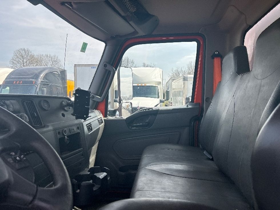 Medium Duty Box Truck-Light and Medium Duty Trucks-International-2020-MV607-Louisville-KY-261,343\n\t\tmiles-$ 24,500 - Image 19