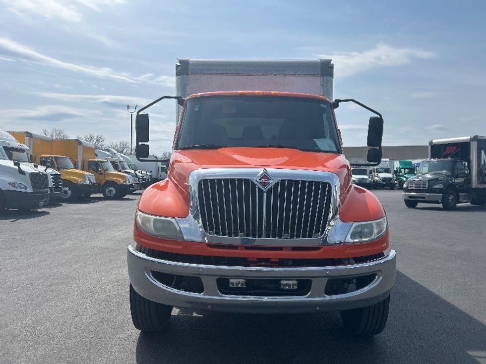 Medium Duty Box Truck-Light and Medium Duty Trucks-International-2020-MV607-Louisville-KY-261,343\n\t\tmiles-$ 24,500 - Image 2