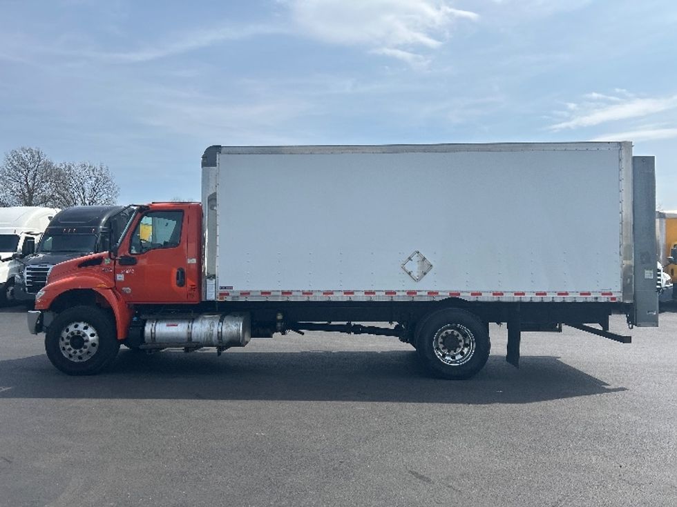 Medium Duty Box Truck-Light and Medium Duty Trucks-International-2020-MV607-Louisville-KY-261,343\n\t\tmiles-$ 24,500 - Image 4