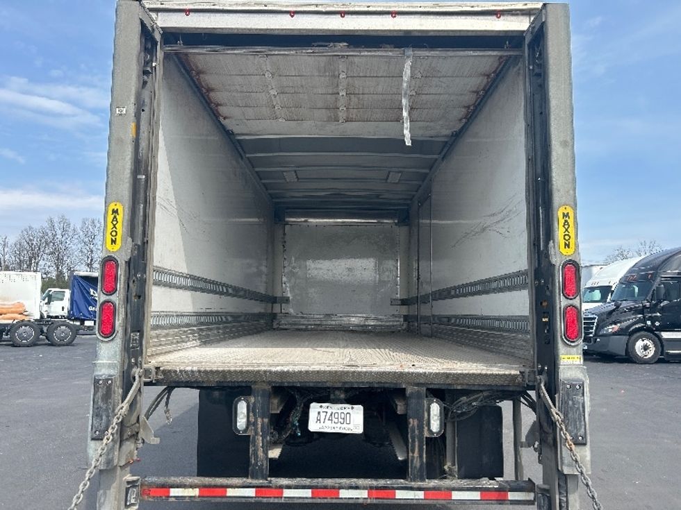 Medium Duty Box Truck-Light and Medium Duty Trucks-International-2020-MV607-Louisville-KY-261,343\n\t\tmiles-$ 24,500 - Image 8