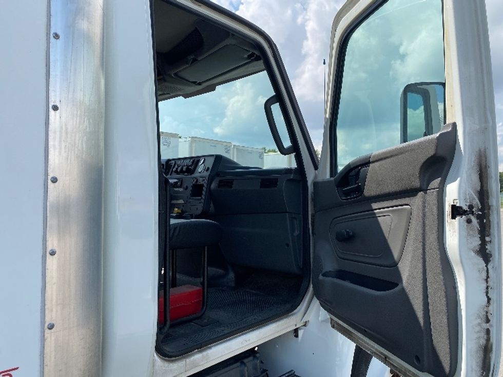 Medium Duty Box Truck-Light and Medium Duty Trucks-International-2020-MV607-Louisville-KY-33,406\n\t\tmiles-$ 66,000 - Image 20