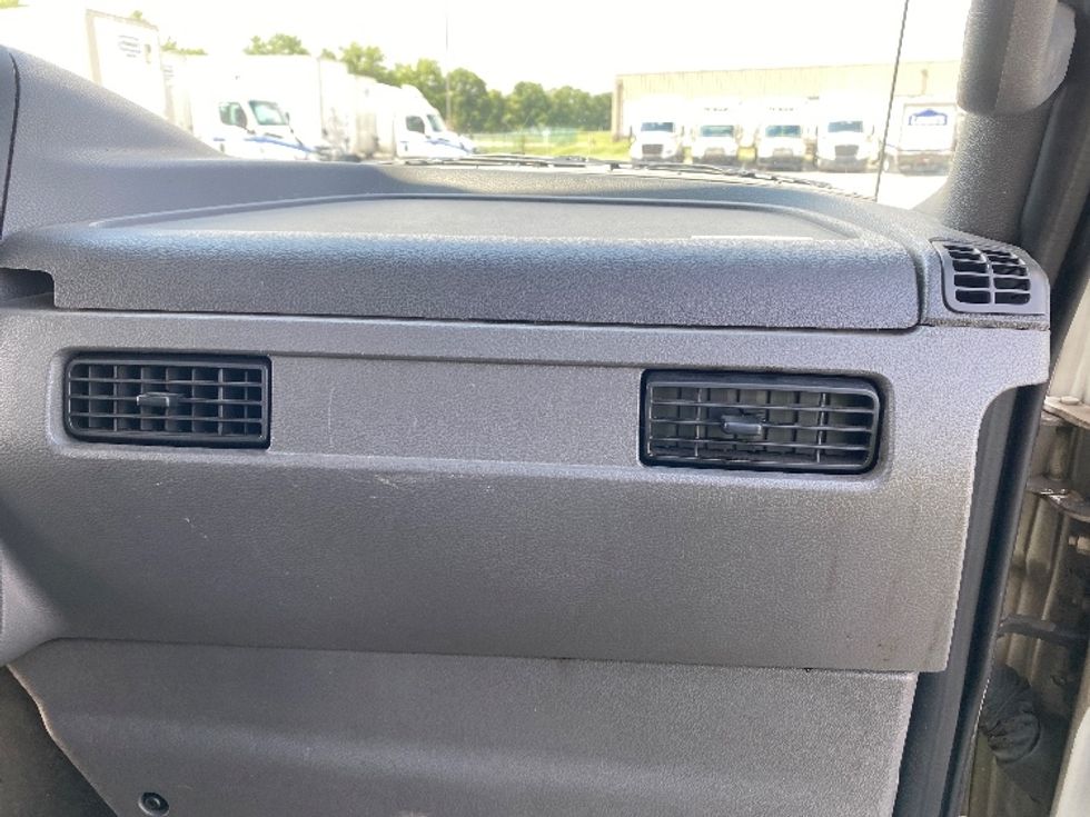 Medium Duty Box Truck-Light and Medium Duty Trucks-International-2020-MV607-Louisville-KY-33,406\n\t\tmiles-$ 66,000 - Image 21