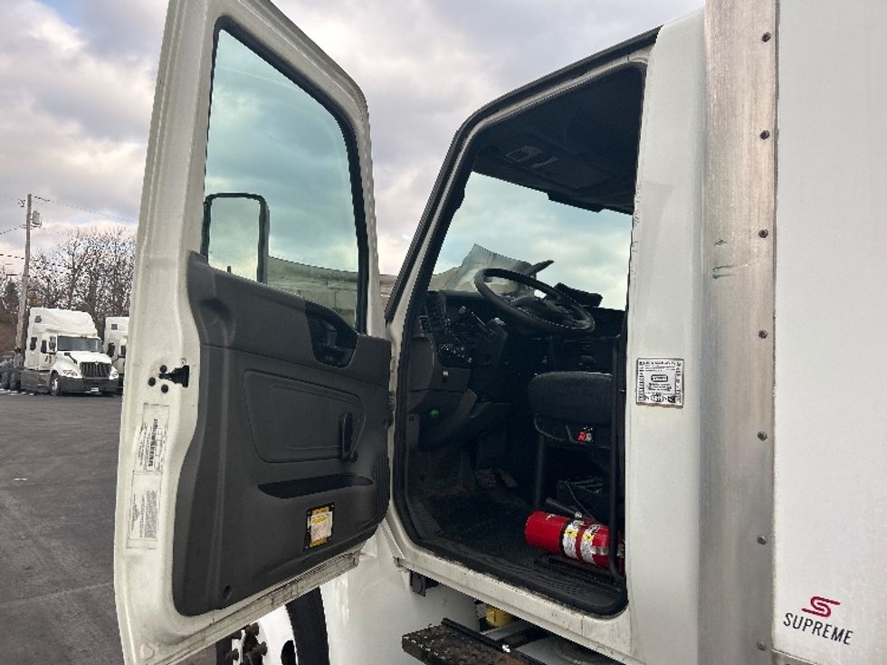 Medium Duty Box Truck-Light and Medium Duty Trucks-International-2020-MV607-Louisville-KY-88,245\n\t\tmiles-$ 56,000 - Image 16