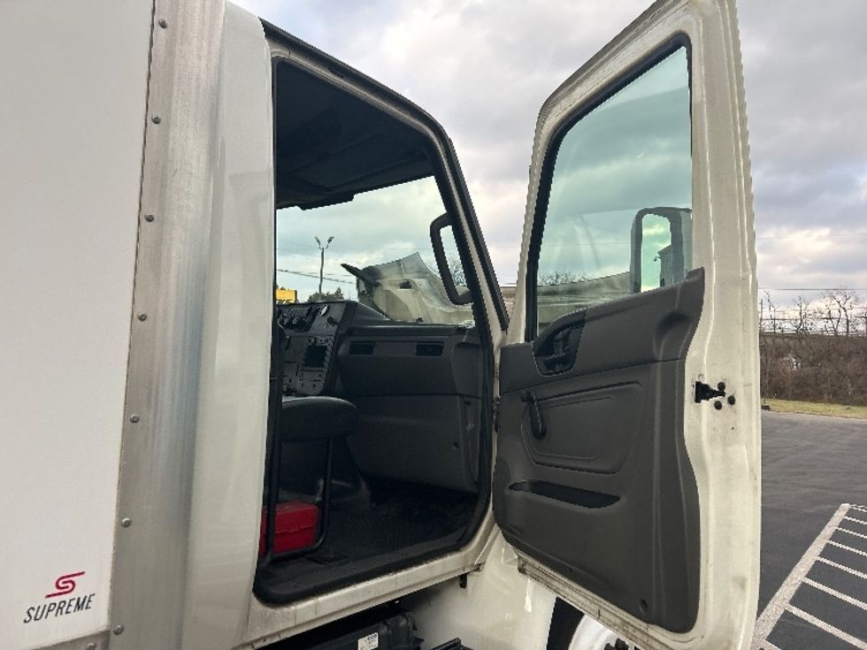 Medium Duty Box Truck-Light and Medium Duty Trucks-International-2020-MV607-Louisville-KY-88,245\n\t\tmiles-$ 56,000 - Image 20