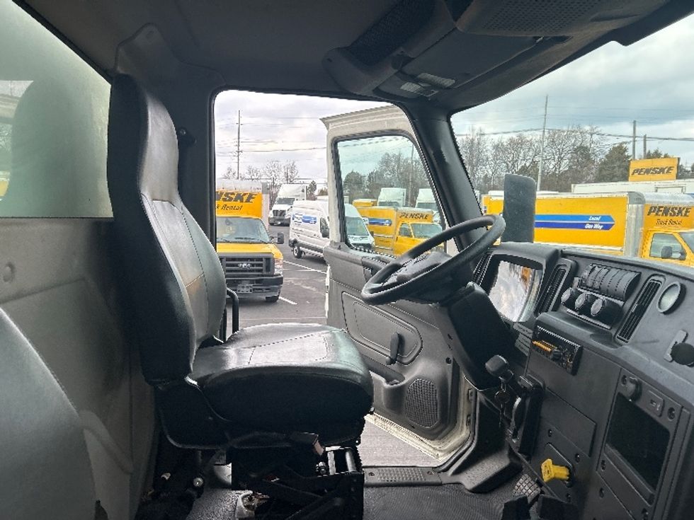 Medium Duty Box Truck-Light and Medium Duty Trucks-International-2020-MV607-Louisville-KY-88,245\n\t\tmiles-$ 56,000 - Image 22
