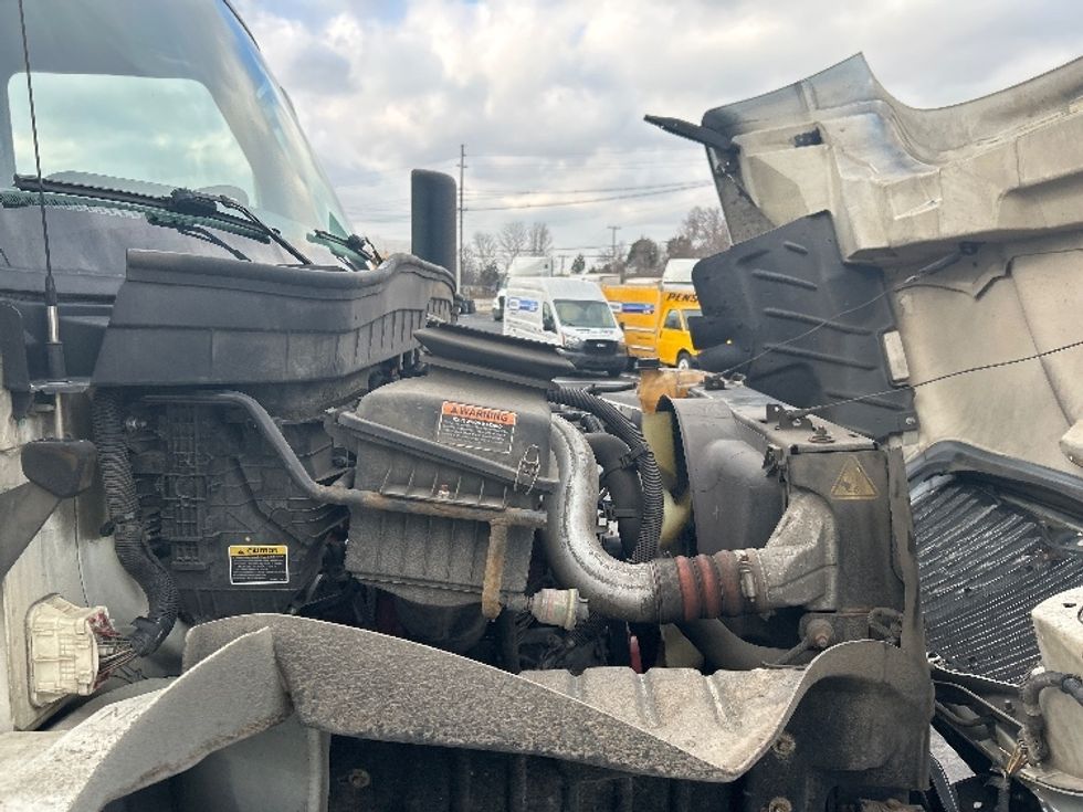 Medium Duty Box Truck-Light and Medium Duty Trucks-International-2020-MV607-Louisville-KY-88,245\n\t\tmiles-$ 56,000 - Image 23