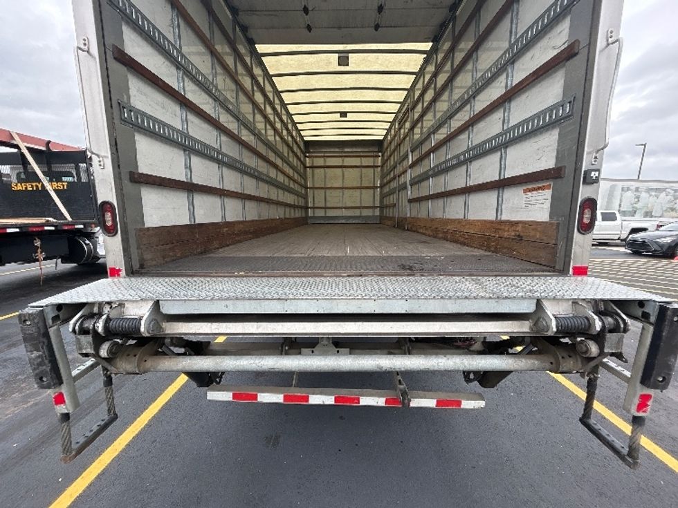 Medium Duty Box Truck-Light and Medium Duty Trucks-International-2020-MV607-Lowell-AR-147,677\n\t\tmiles-$ 52,000 - Image 10