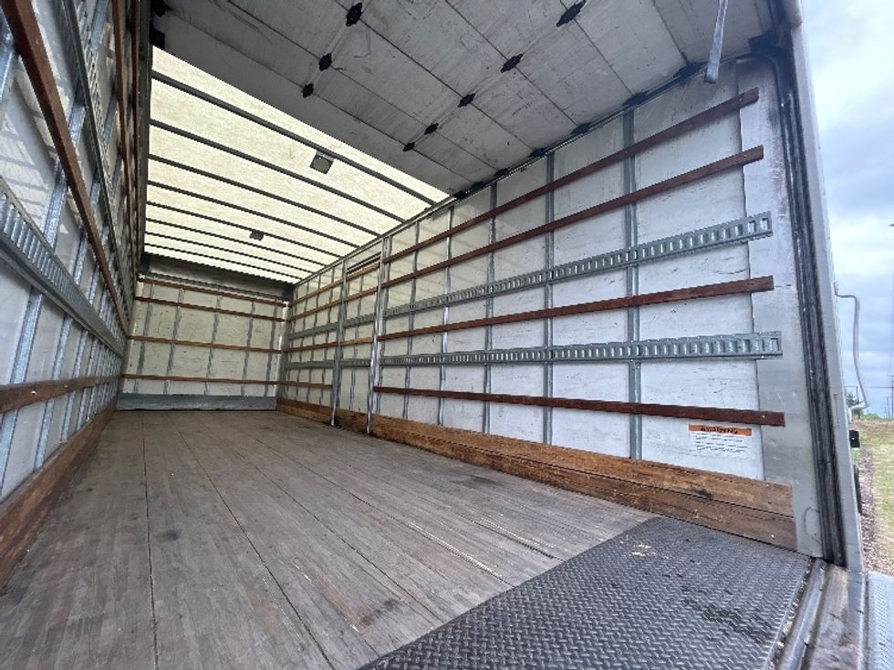 Medium Duty Box Truck-Light and Medium Duty Trucks-International-2020-MV607-Lowell-AR-147,677\n\t\tmiles-$ 52,000 - Image 12