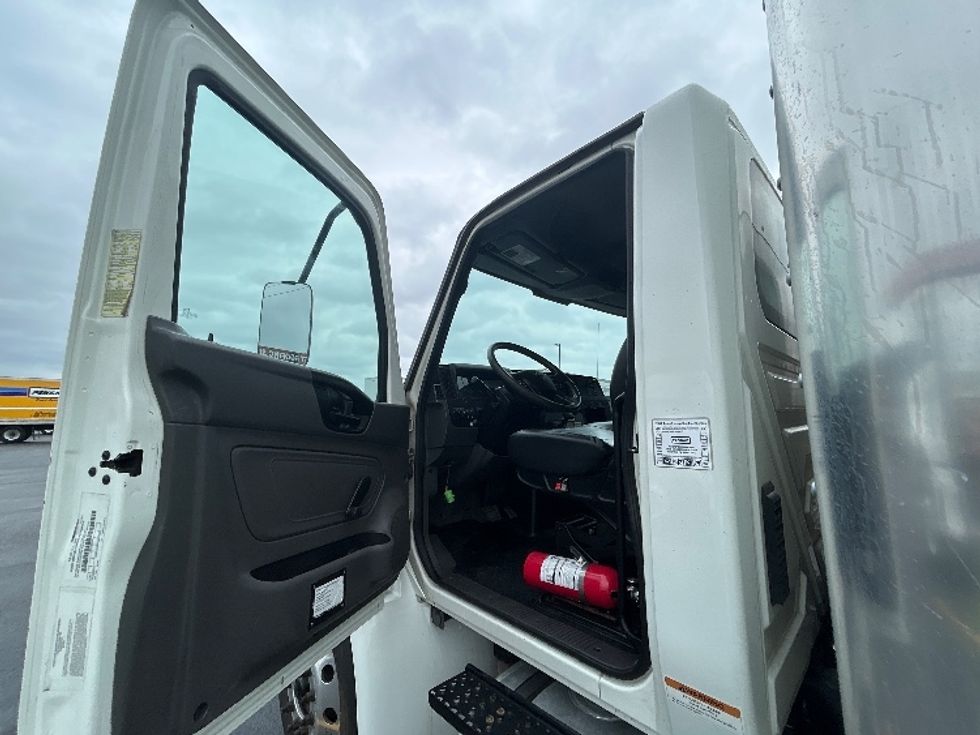 Medium Duty Box Truck-Light and Medium Duty Trucks-International-2020-MV607-Lowell-AR-147,677\n\t\tmiles-$ 52,000 - Image 16