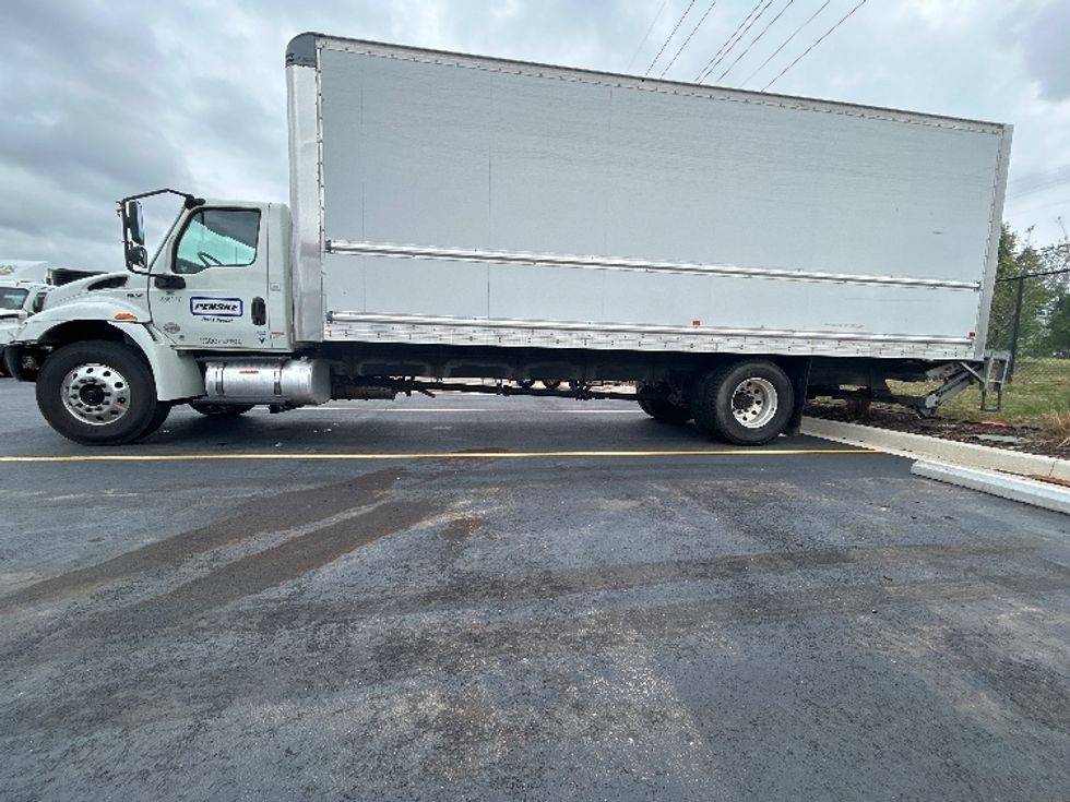 Medium Duty Box Truck-Light and Medium Duty Trucks-International-2020-MV607-Lowell-AR-147,677\n\t\tmiles-$ 52,000 - Image 4