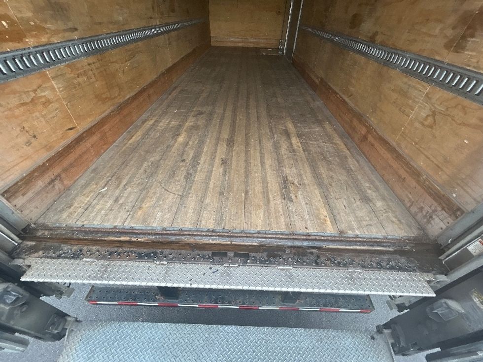 Medium Duty Box Truck-Light and Medium Duty Trucks-International-2020-MV607-Lowell-AR-161,649\n\t\tmiles-$ 51,250 - Image 10