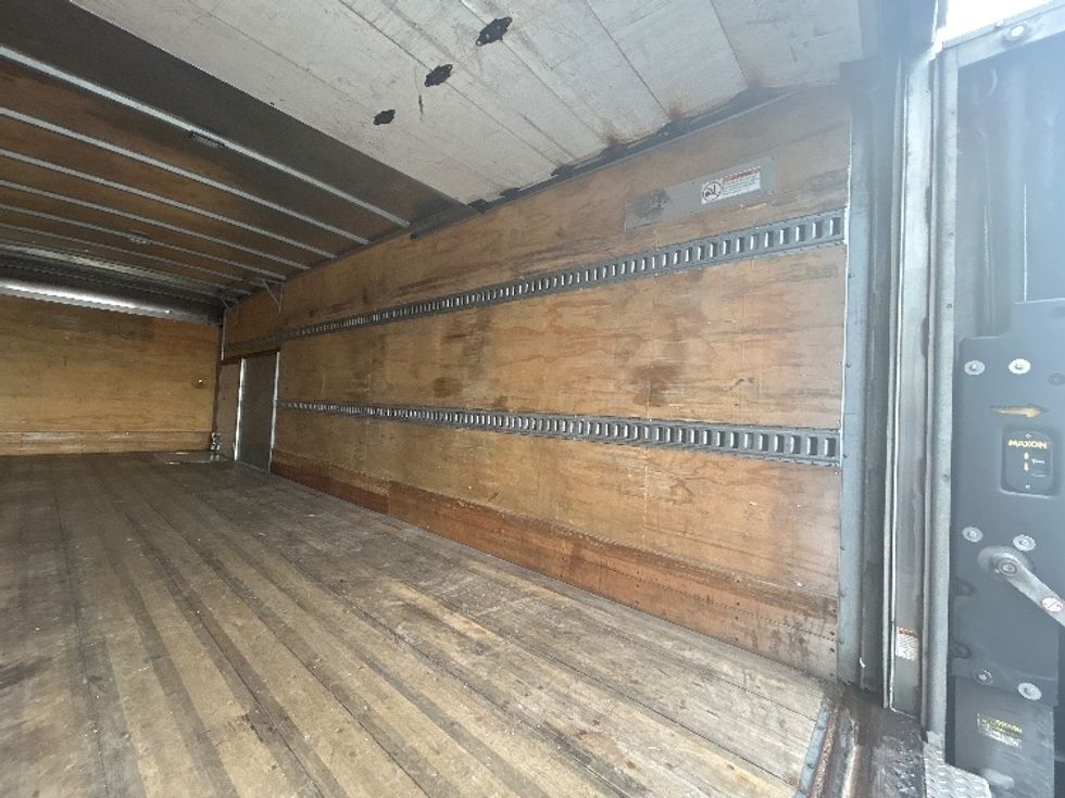 Medium Duty Box Truck-Light and Medium Duty Trucks-International-2020-MV607-Lowell-AR-161,649\n\t\tmiles-$ 51,250 - Image 12