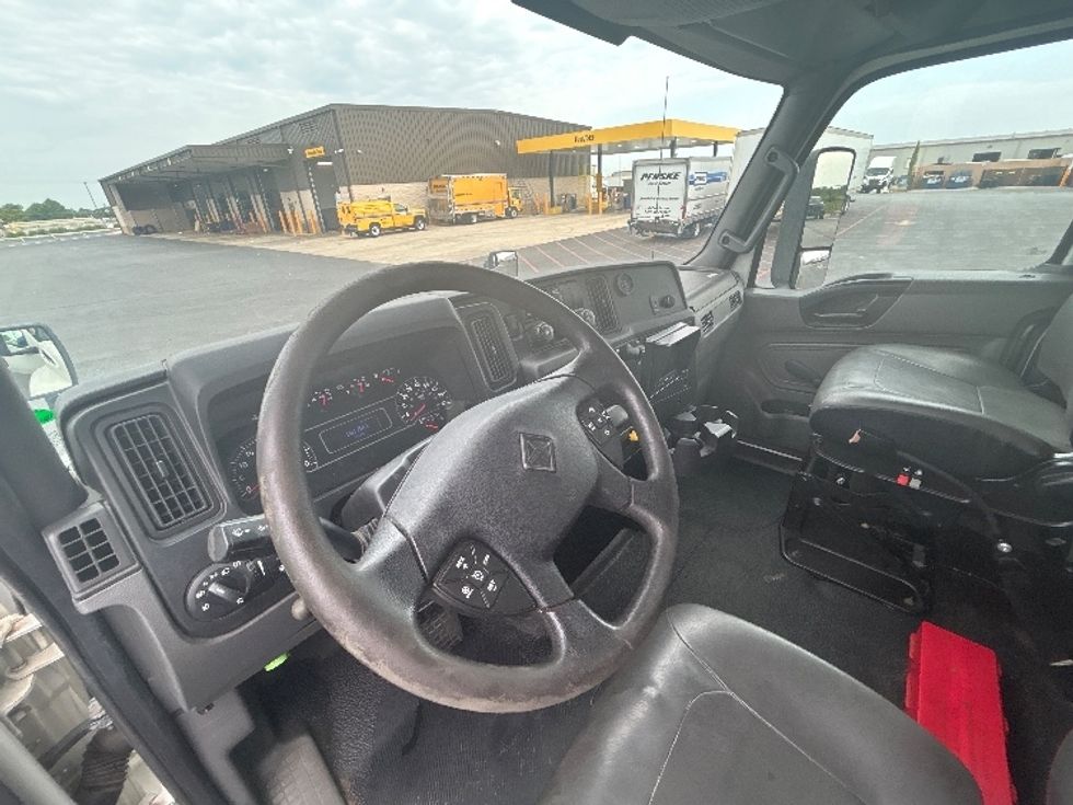 Medium Duty Box Truck-Light and Medium Duty Trucks-International-2020-MV607-Lowell-AR-161,649\n\t\tmiles-$ 51,250 - Image 17