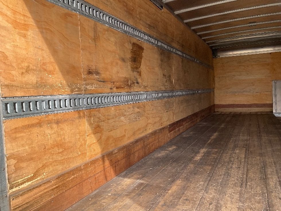 Medium Duty Box Truck-Light and Medium Duty Trucks-International-2020-MV607-Lowell-AR-221,048\n\t\tmiles-$ 45,250 - Image 11
