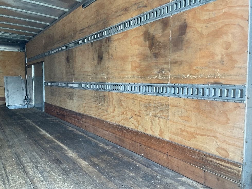Medium Duty Box Truck-Light and Medium Duty Trucks-International-2020-MV607-Lowell-AR-221,048\n\t\tmiles-$ 45,250 - Image 12