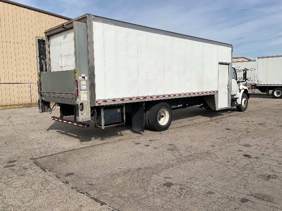 Medium Duty Box Truck-Light and Medium Duty Trucks-International-2020-MV607-Lowell-AR-221,048\n\t\tmiles-$ 45,250 - Image 13