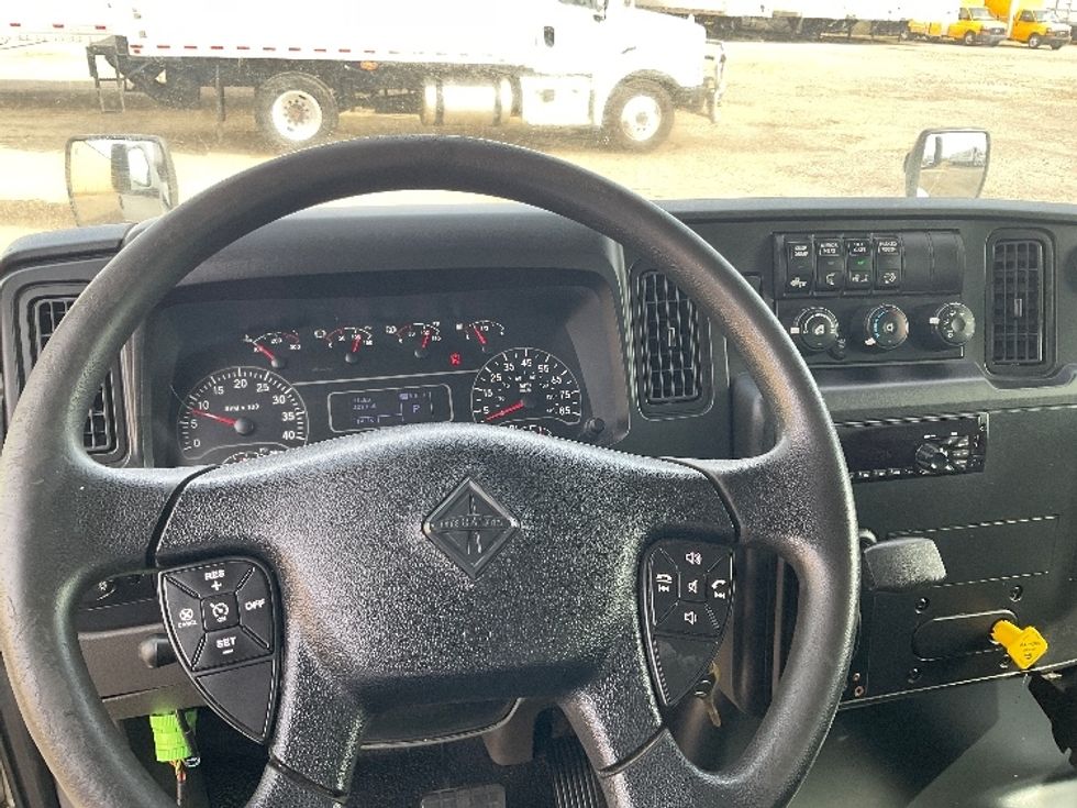 Medium Duty Box Truck-Light and Medium Duty Trucks-International-2020-MV607-Lowell-AR-221,048\n\t\tmiles-$ 45,250 - Image 17