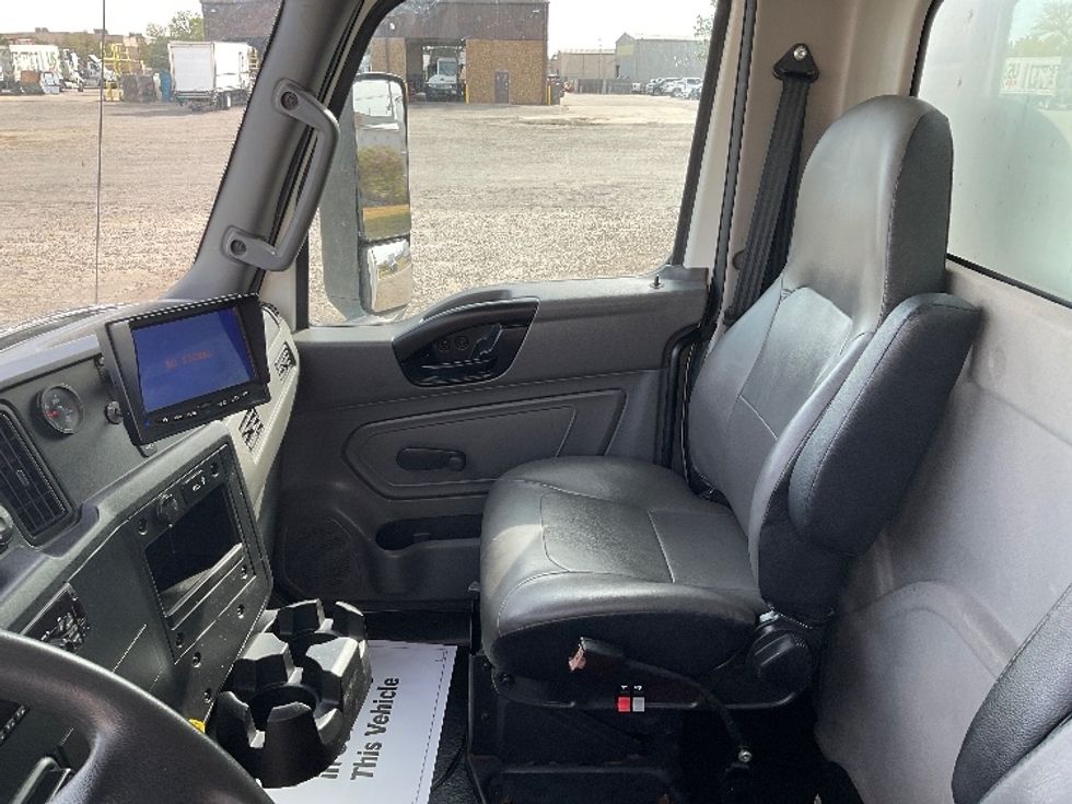 Medium Duty Box Truck-Light and Medium Duty Trucks-International-2020-MV607-Lowell-AR-221,048\n\t\tmiles-$ 45,250 - Image 18