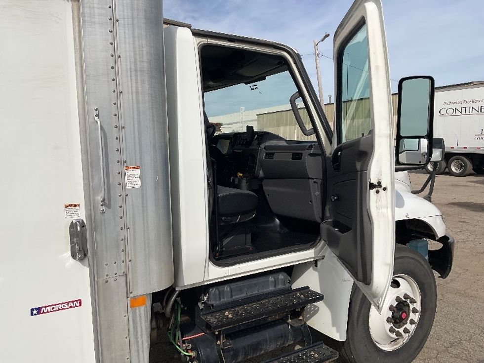 Medium Duty Box Truck-Light and Medium Duty Trucks-International-2020-MV607-Lowell-AR-221,048\n\t\tmiles-$ 45,250 - Image 19