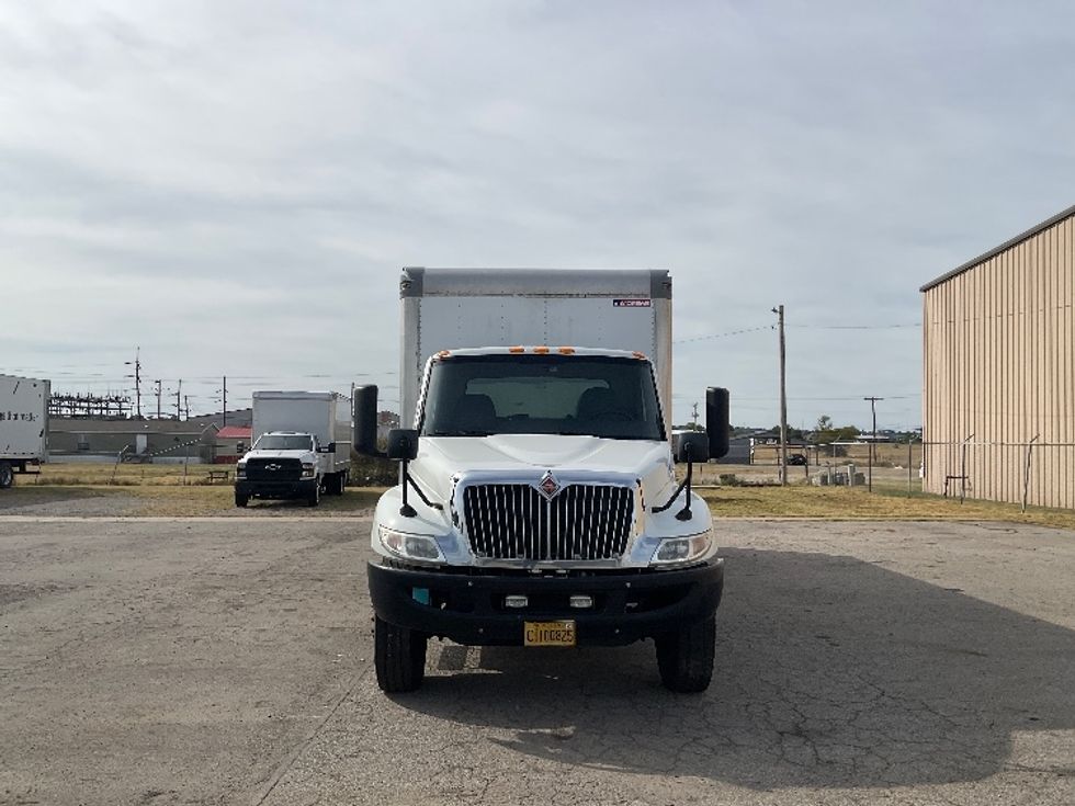 Medium Duty Box Truck-Light and Medium Duty Trucks-International-2020-MV607-Lowell-AR-221,048\n\t\tmiles-$ 45,250 - Image 2