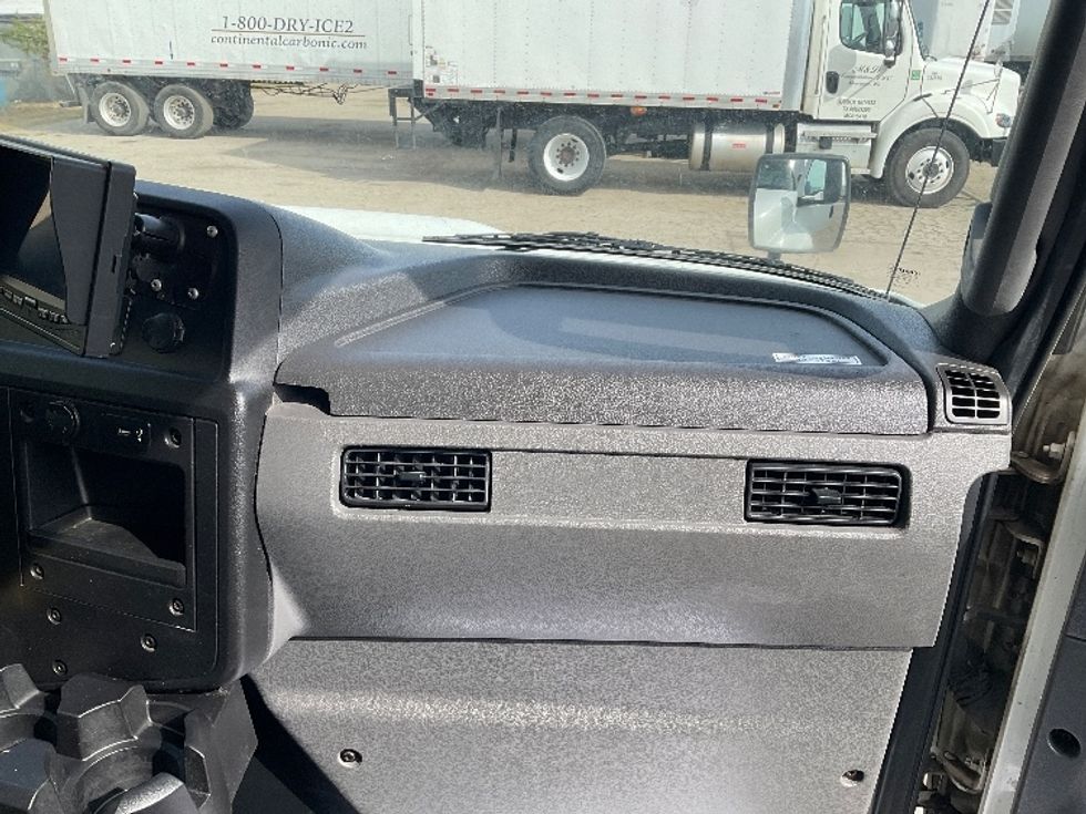 Medium Duty Box Truck-Light and Medium Duty Trucks-International-2020-MV607-Lowell-AR-221,048\n\t\tmiles-$ 45,250 - Image 20