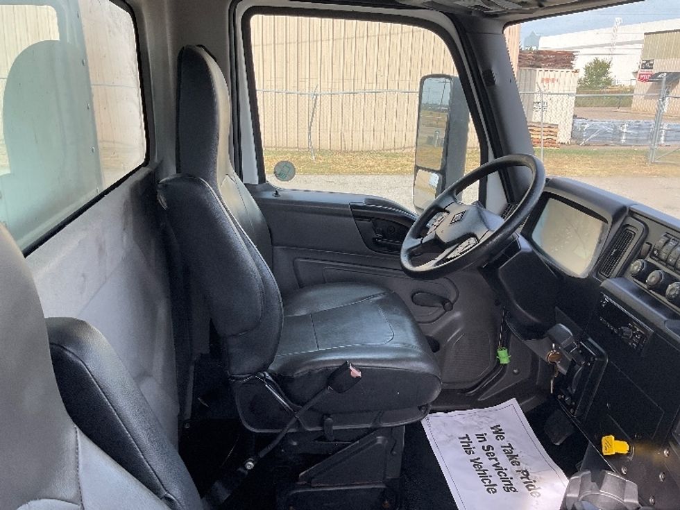 Medium Duty Box Truck-Light and Medium Duty Trucks-International-2020-MV607-Lowell-AR-221,048\n\t\tmiles-$ 45,250 - Image 21