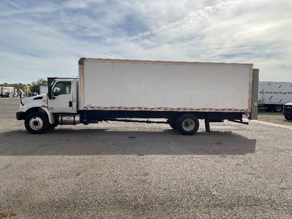 Medium Duty Box Truck-Light and Medium Duty Trucks-International-2020-MV607-Lowell-AR-221,048\n\t\tmiles-$ 45,250 - Image 4