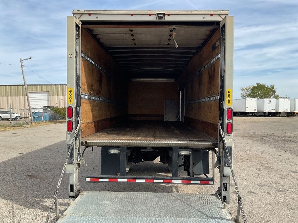 Medium Duty Box Truck-Light and Medium Duty Trucks-International-2020-MV607-Lowell-AR-221,048\n\t\tmiles-$ 45,250 - Image 8