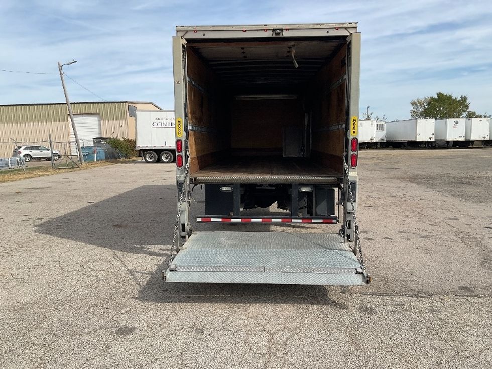 Medium Duty Box Truck-Light and Medium Duty Trucks-International-2020-MV607-Lowell-AR-221,048\n\t\tmiles-$ 45,250 - Image 9