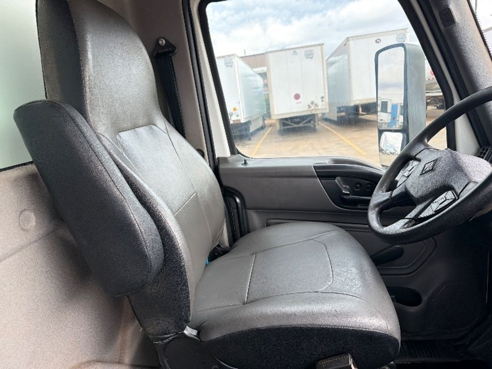 Medium Duty Box Truck-Light and Medium Duty Trucks-International-2020-MV607-Lubbock-TX-115,257\n\t\tmiles-$ 60,000 - Image 22