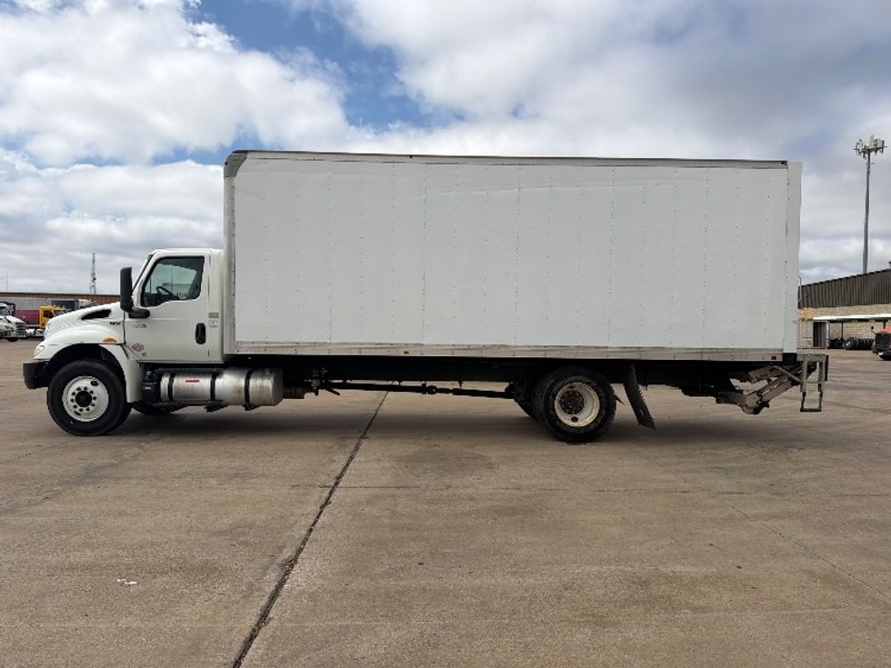 Medium Duty Box Truck-Light and Medium Duty Trucks-International-2020-MV607-Lubbock-TX-115,257\n\t\tmiles-$ 60,000 - Image 4