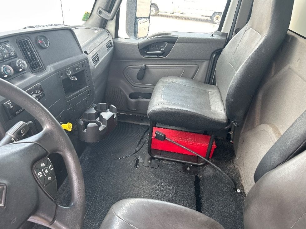 Medium Duty Box Truck-Light and Medium Duty Trucks-International-2020-MV607-Lubbock-TX-184,687\n\t\tmiles-$ 56,500 - Image 18