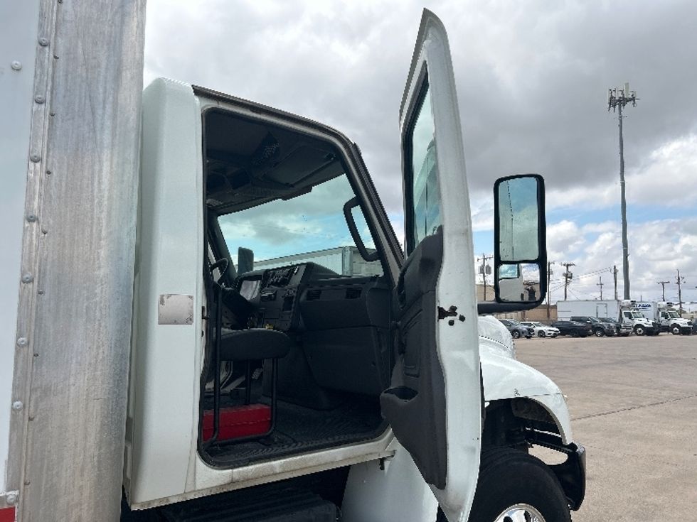 Medium Duty Box Truck-Light and Medium Duty Trucks-International-2020-MV607-Lubbock-TX-184,687\n\t\tmiles-$ 56,500 - Image 19