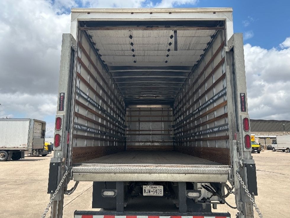 Medium Duty Box Truck-Light and Medium Duty Trucks-International-2020-MV607-Lubbock-TX-184,687\n\t\tmiles-$ 56,500 - Image 8