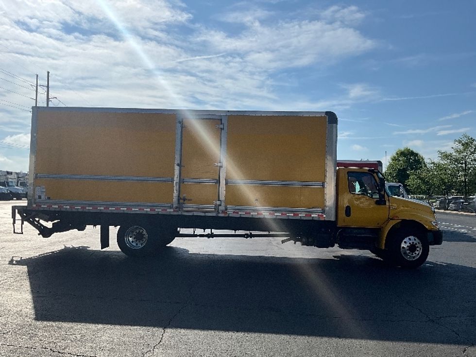 Medium Duty Box Truck-Light and Medium Duty Trucks-International-2020-MV607-Manassas-VA-215,347\n\t\tmiles-$ 40,250 - Image 14