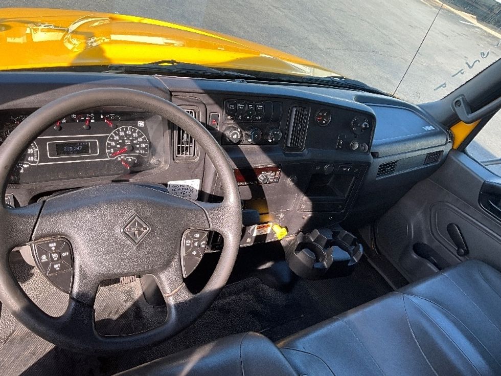 Medium Duty Box Truck-Light and Medium Duty Trucks-International-2020-MV607-Manassas-VA-215,347\n\t\tmiles-$ 40,250 - Image 17