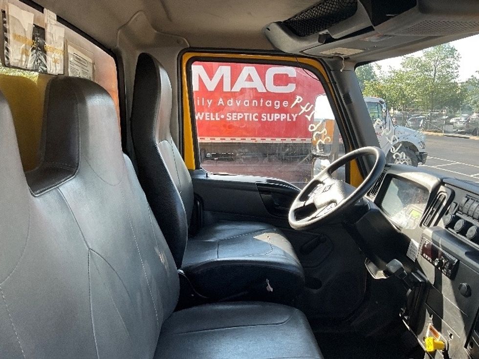 Medium Duty Box Truck-Light and Medium Duty Trucks-International-2020-MV607-Manassas-VA-215,347\n\t\tmiles-$ 40,250 - Image 21